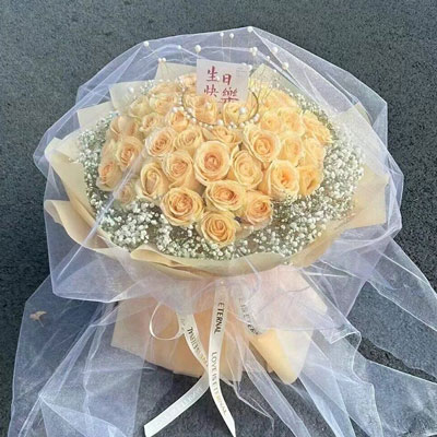 上饶52朵香槟玫瑰满天星，你就是我的全部